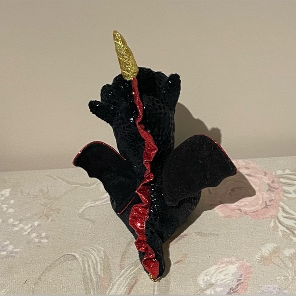 Jigsaw Puzzle Book & TY Dragon 🧩 - Picture 8 of 9